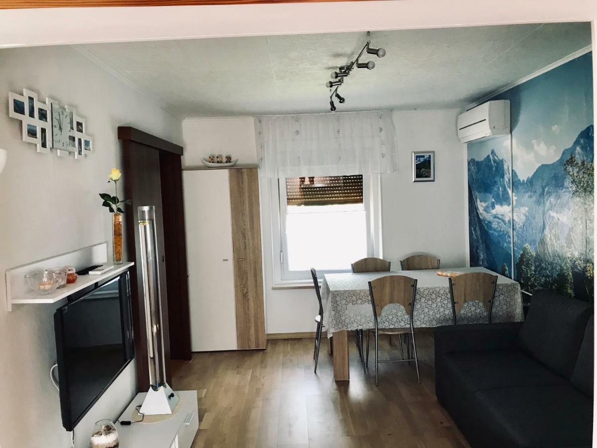 Apartma Evi Zaga Bagian luar foto